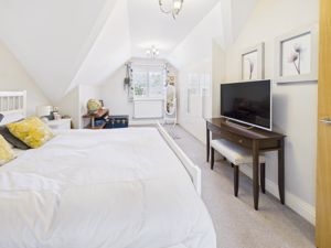 MASTER BEDROOM- click for photo gallery